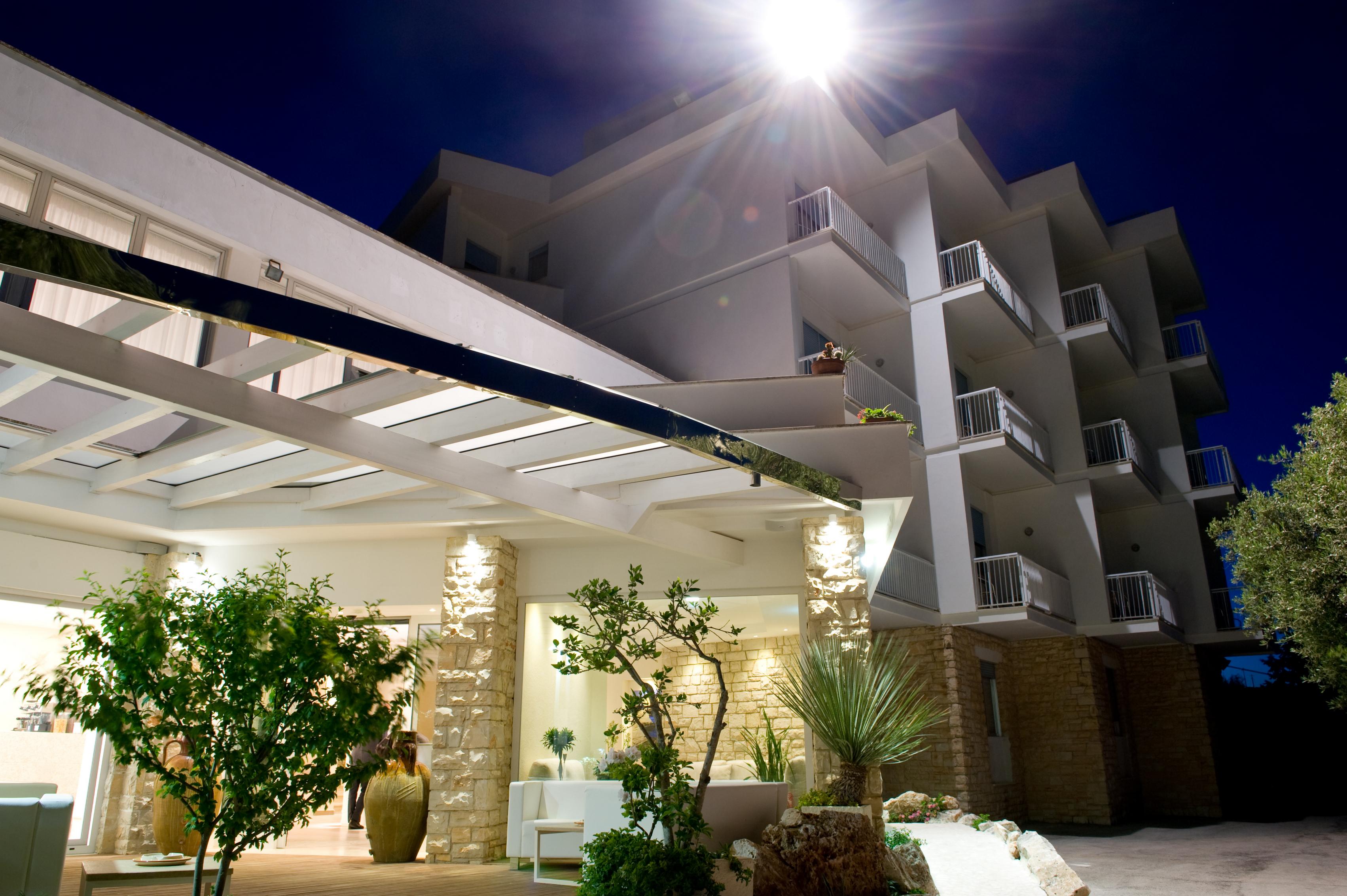 Hotel Orsa Maggiore Castro  Экстерьер фото
