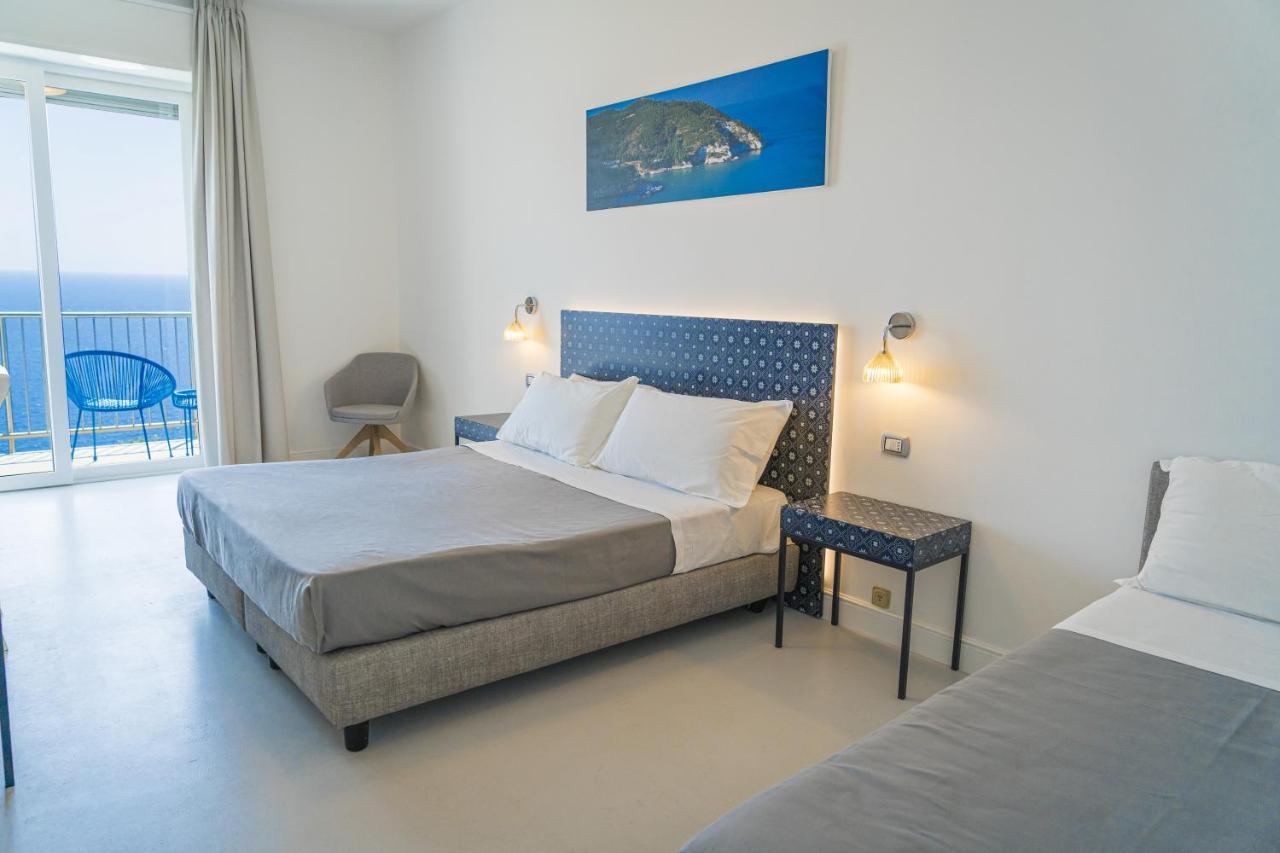 Hotel Orsa Maggiore Castro  Экстерьер фото
