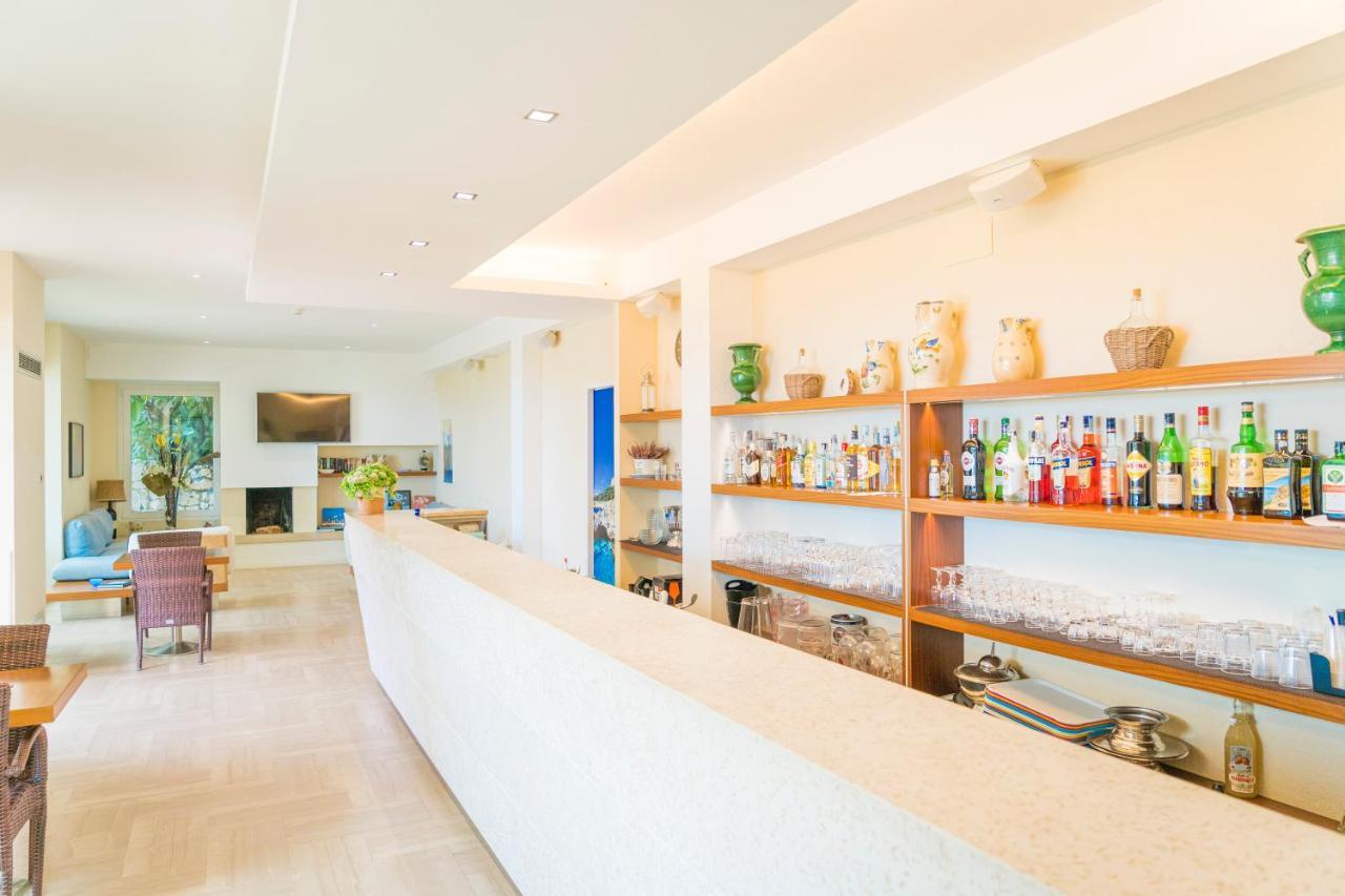 Hotel Orsa Maggiore Castro  Экстерьер фото